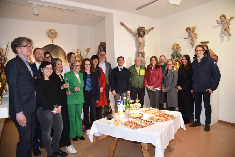 24 marzo 2025: Presentazione del Geoportale nel Museo Gherdëina con i sindaci di Ortisei e Santa Cristina, il team del progetto e i partner del settore culturale e turistico.